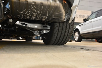 2015款捷豹XE R-SPORT 2.0T自动i4 Ti (200PS)