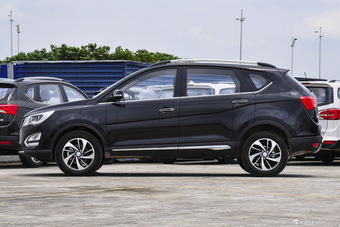 2016款宝骏560 1.8L手动豪华型