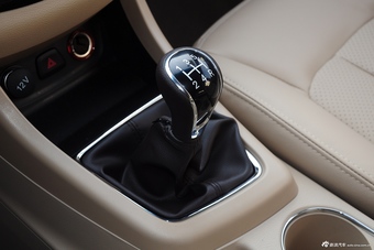 2015款宝骏730 1.8L手动舒适型