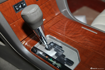 2013款凯美瑞200G 2.0L自动经典豪华版