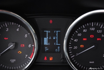 2014款北汽幻速S3 1.5L手动豪华型（国5）