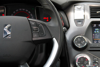 2014款DS 5 1.6T自动雅致版THP160