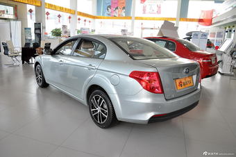 2013款奔腾B50 1.6L手动舒适型