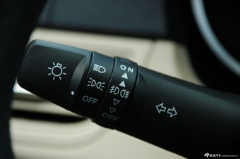 东南2013款V5菱致1.5L手动标准型CNG