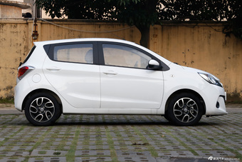 2015款奔奔1.4L手动尊贵型国5