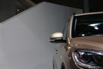 2015上海车展：众泰大迈X5