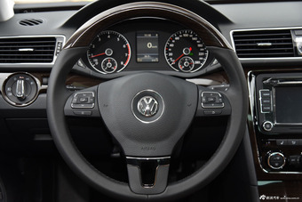 2015款帕萨特1.8T DSG至尊版