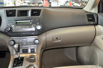 2012款汉兰达2.7L自动两驱豪华版7座