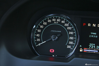 2015款捷豹XF3.0自动SC R-Sport豪华版