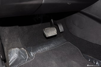 2015款福克斯两厢1.6L自动风尚型