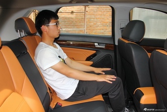 2016款北汽威旺S50 1.5T欢动尊贵型