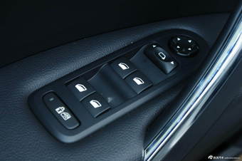 2012款东风雪铁龙C5