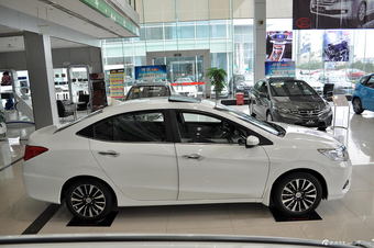 2013款凌派1.8L自动豪华版