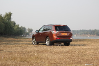 2013款欧蓝德 2.4L 四驱精英GT版