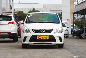 2015款绅宝D20两厢1.5L自动乐天版