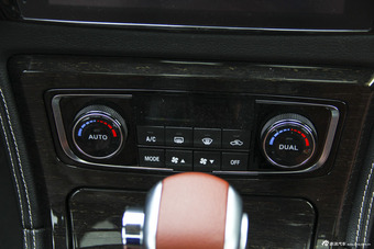 2015款众泰T600 2.0T自动尊贵型