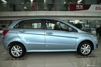 2012款北京汽车E系列1.3L乐尚手动版两厢