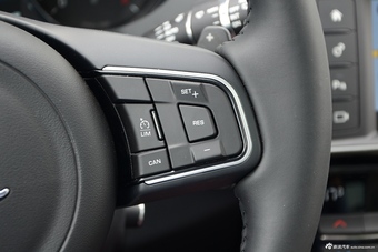 2016款捷豹F-PACE 2.0T自动都市尊享版