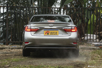 2015款雷克萨斯ES 2.0L自动200精英版