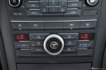 2016款奔腾B70 2.0L自动十周年纪念版