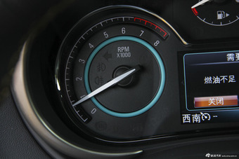 2013款君越2.4L SIDI自动精英舒适型