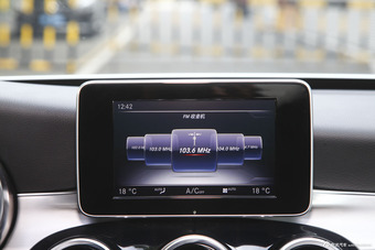 2015款奔驰C级C200 2.0T自动运动版 4MATIC