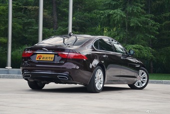 2017款捷豹XFL 2.0T自动240PS奢华版