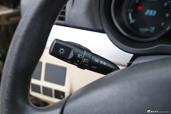 2016款睿行M90 2.0L手动标准型平顶掀背门