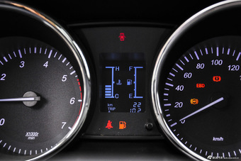 2016款北汽幻速S2 1.5L手动舒适型国V