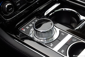 2015款捷豹XJL80周年版