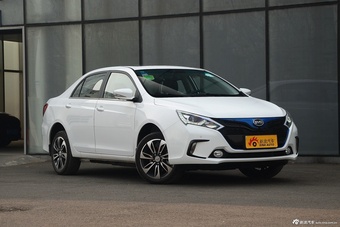 2016款比亚迪秦EV300尊荣型