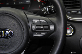 2015款索兰托L 2.2T自动柴油四驱精英版 5座