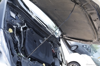 2014款奔腾B70 2.0L手动豪华型