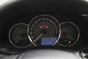 2015款雷凌1.6G CVT橙色限量版