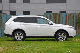 2014款欧蓝德 2.4L四驱豪华超值版5座