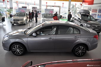 2013款奔腾B50 1.6L手动尊贵型