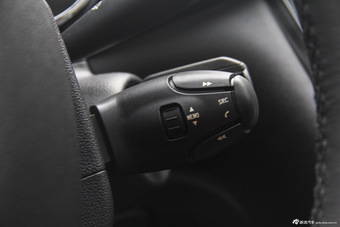 2015款东风标致3008 2.0L自动潮流版