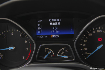 2015款福克斯两厢1.5T自动精英型