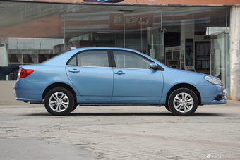 2015款比亚迪全新F3节能版1.5L手动尊贵型