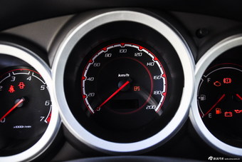 2014款长安CX20 1.4L手动运动版国5