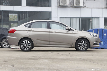 2015款悦翔V7 1.6L自动乐趣型