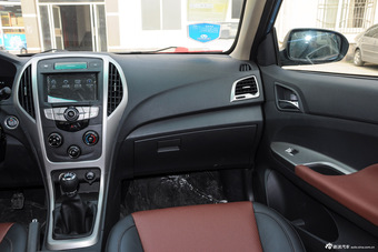 2015款比亚迪全新F3节能版1.5L手动尊贵型