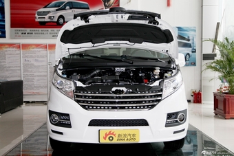 2013款瑞风M5 2.0T自动商务版