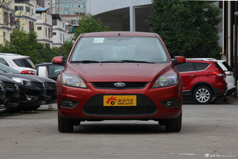 2013款福克斯两厢经典1.8L手动时尚型