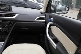 2015款悦翔V7 1.6L自动乐趣型