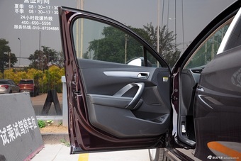2015款DS 5LS 1.6T自动风尚版THP160