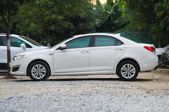 2014款荣威550S 1.8L自动智选版