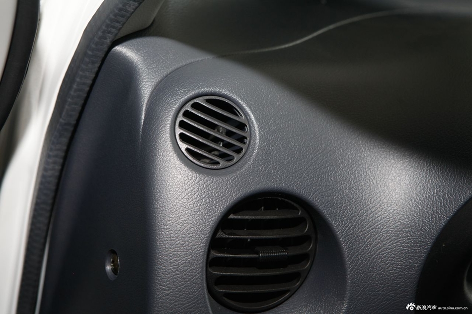 2012款乐驰1.0 P-TEC手动优越型