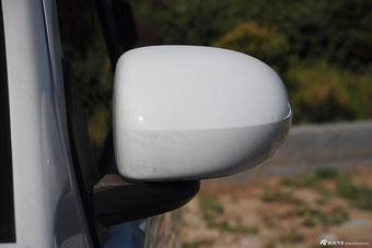 2015款指南者2.0L两驱豪华型