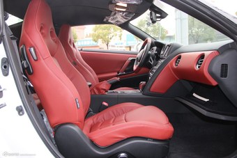 2014款日产GT-R